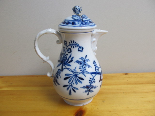 lot 68 image: Early Original 1850s-60s MEISSEN Porcelain Teapot