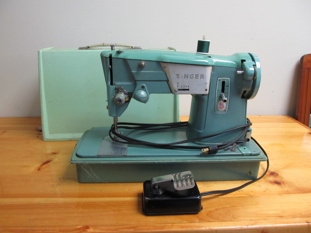 lot 82 image: Working Vintage SINGER 327K Portable Sewing Machine