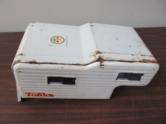 lot 85 image: Vintage Metal Tonka Camper