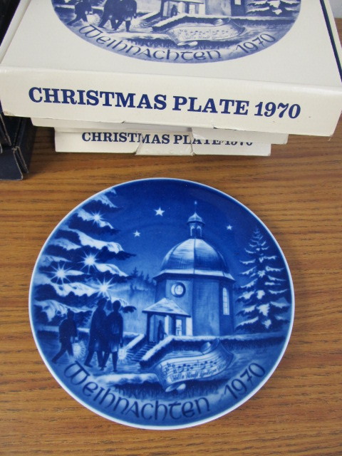 lot 90 image: Large Lot of Vintage Bareuther Bavarian Plates