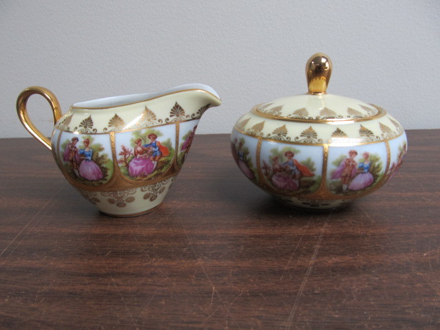 lot 110 image: Vintage Cream & Sugar Set