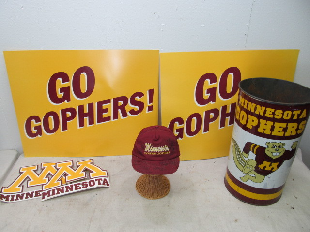 lot 112 image: Minnesota Gophers Memorabilia incl Team Signed Hat
