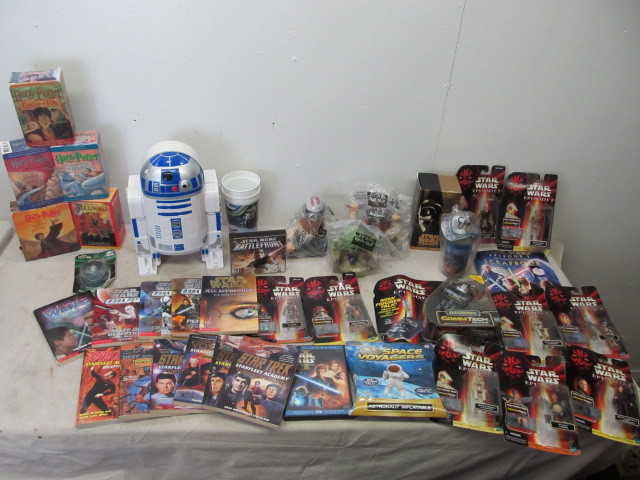 lot 124 image: Star Wars Star Trek & Harry Potter Toys & Books