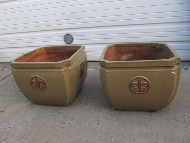 lot 144 image: NICE Pair of High Quality Heavy Pottery Planters