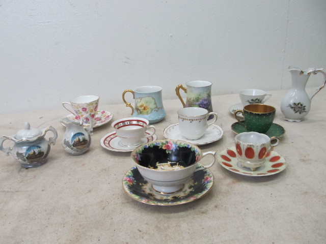 lot 148 image: AntiqueVintage Teacups wSaucers incl Paragon