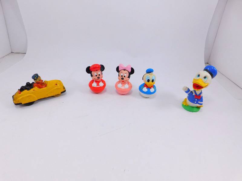 lot 27 image: Vintage Donald DuckMickey Mouse Toys