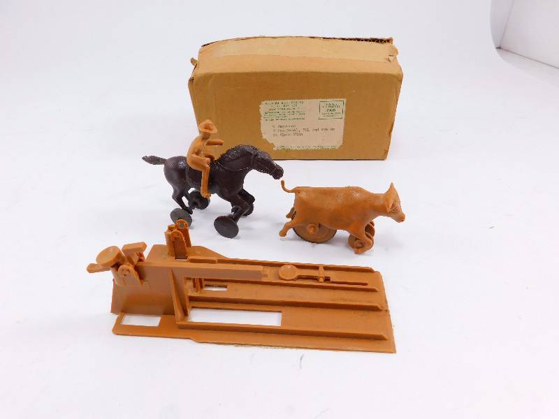 lot 32 image: Vintage Western Bulldogging Game