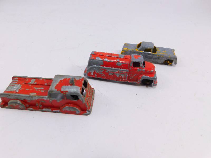lot 48 image: Lot of Vintage Toy Cars