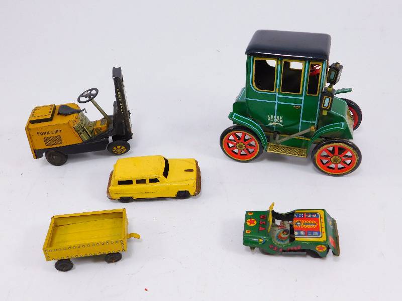 lot 53 image: Lot of Vintage Tin Litho Toy Vehicles