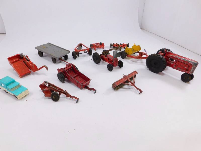 lot 60 image: Lot of Metal Vintage Farm Toys - Hubley, Ford