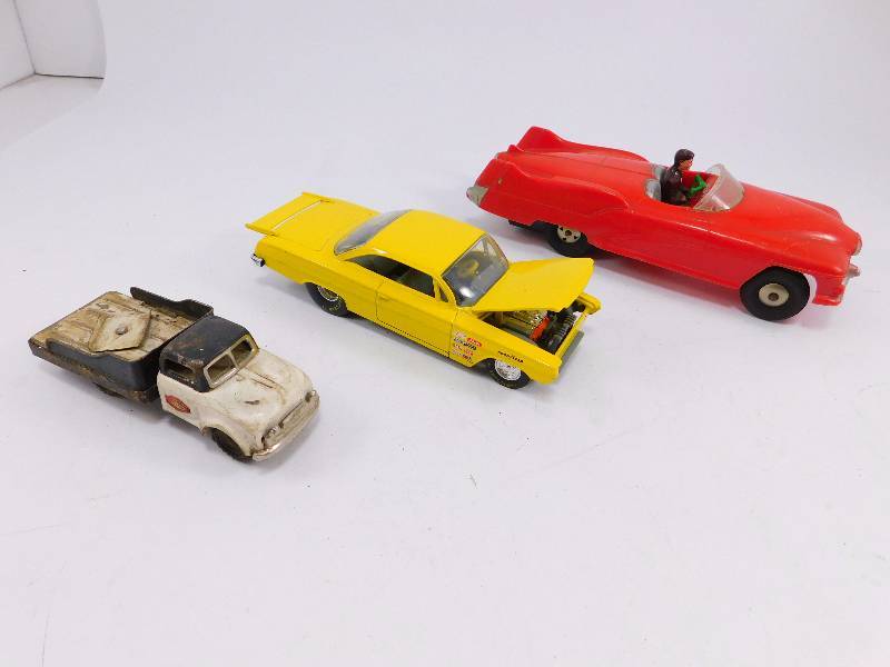 lot 62 image: Lot of (3) Vintage Toy Cars