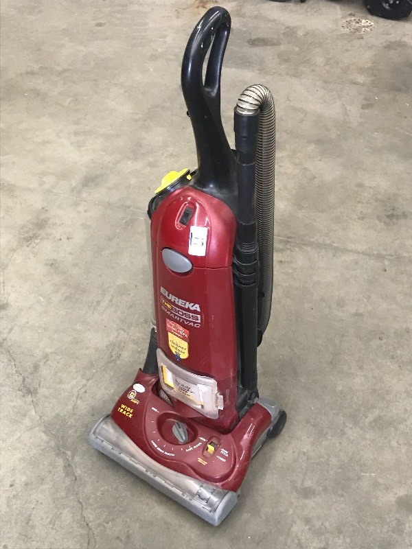 lot 19 image: Eureka The Boss Vacuum Cleaner, Wor...