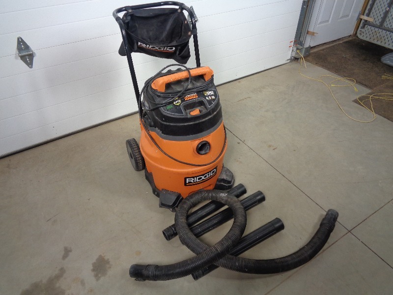 lot 12 image: Ridgid Professional Shop Vac