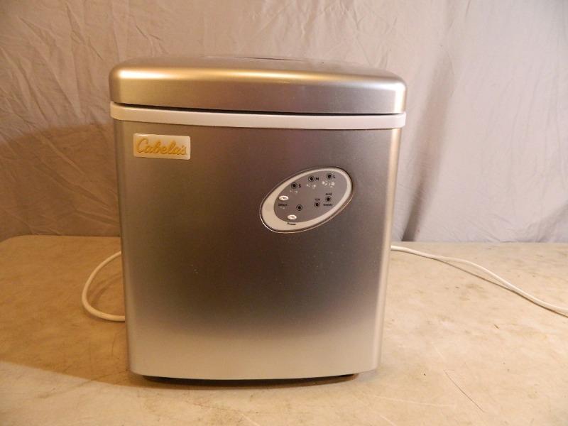 lot 29 image: Cabelas Countertop Ice Maker