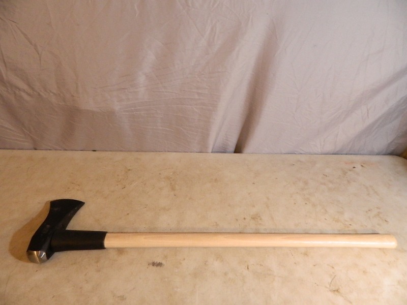 lot 45 image: New Maul