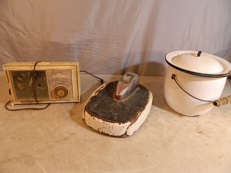 lot 62 image: Vintage Items
