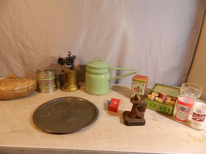 lot 69 image: Collectible Items