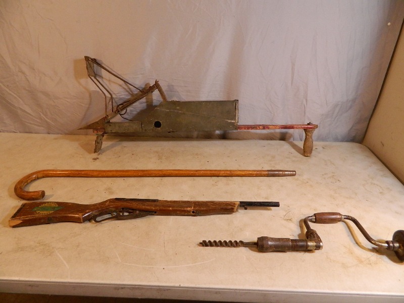 lot 70 image: Old Kids Toy Training Rifle and Collectibles