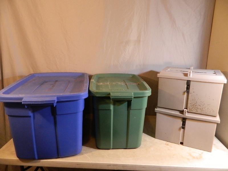 lot 84 image: Assorted Totes with Lids