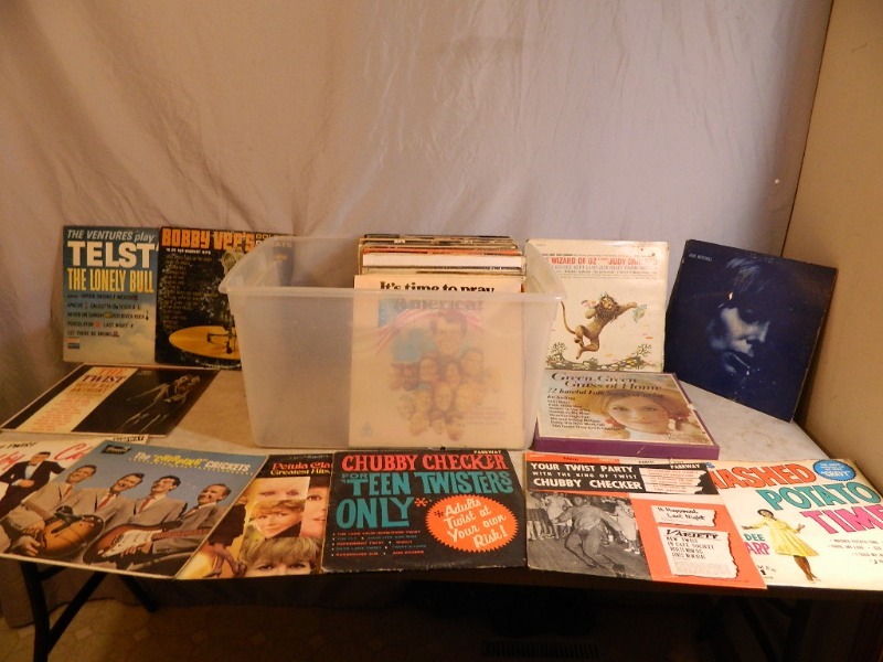 lot 88 image: Large Lot of Records