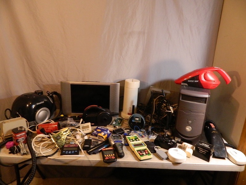 lot 95 image: Assorted Electronics
