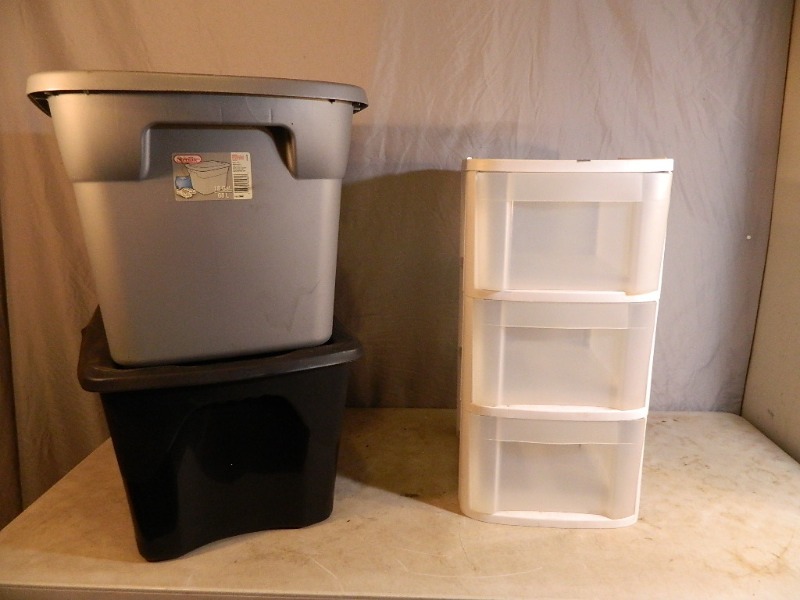 lot 103 image: 2 Totes with Lids and Organizer