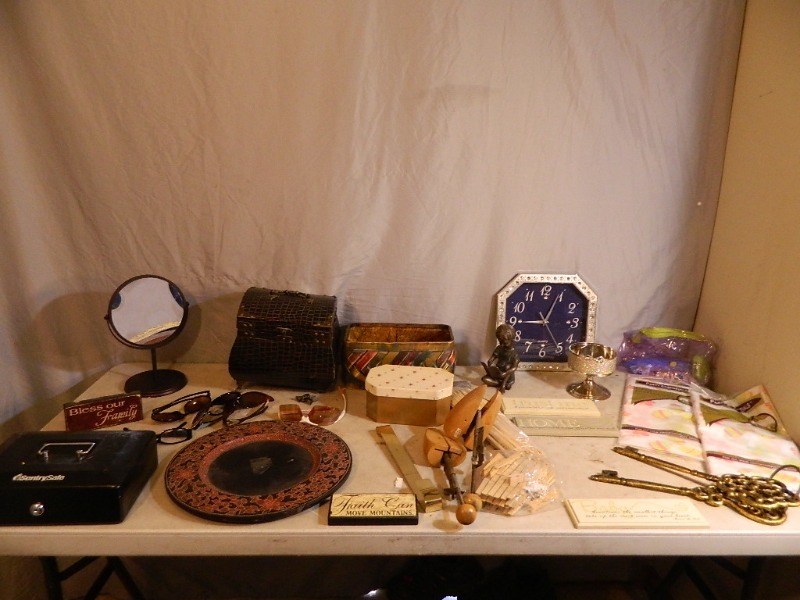 lot 135 image: Bath and Body Works Candle Holder, Mirror, and More