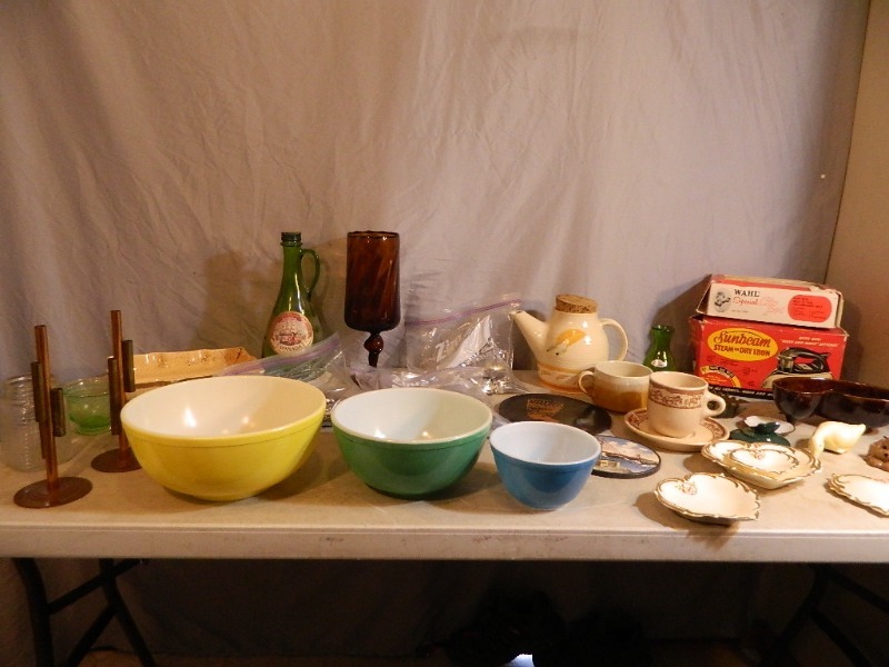 lot 147 image: Vintage Pyrex Bowls, Silverware, and More