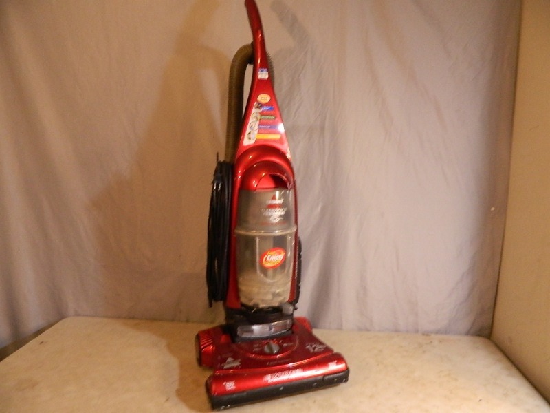 lot 156 image: Bissel Bagless Vacuum
