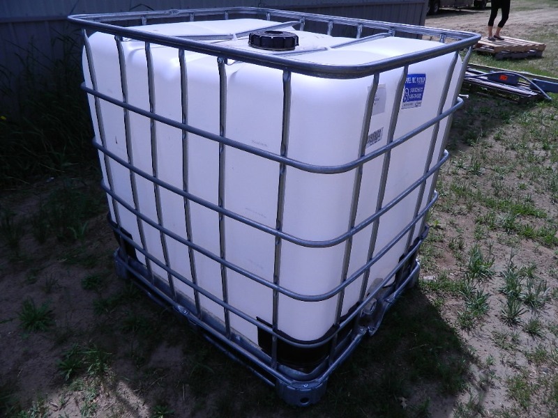 lot 17A image: 275 Gallon Bulk Liquid Tote with Steel Cage
