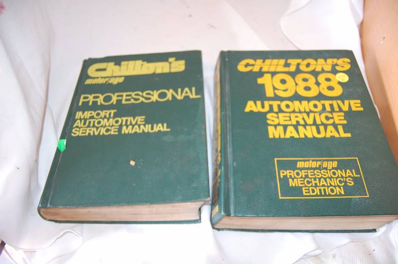 lot 32 image: Chiltons Books