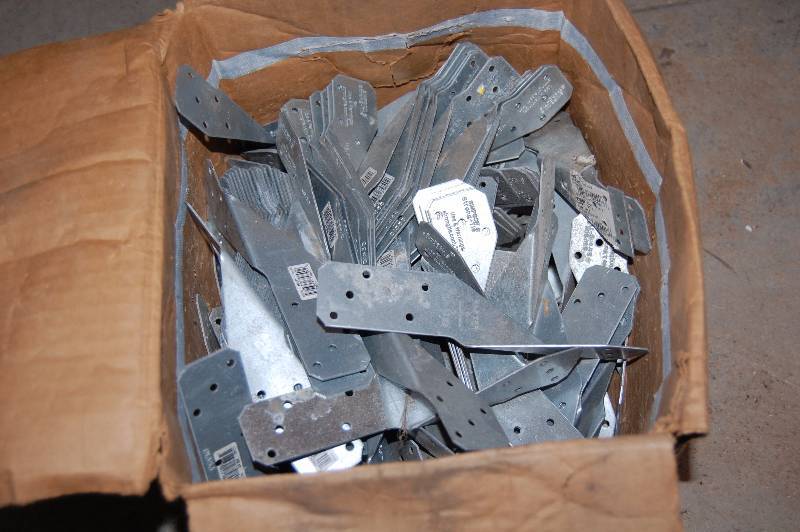 lot 54 image: Hurricane Clips