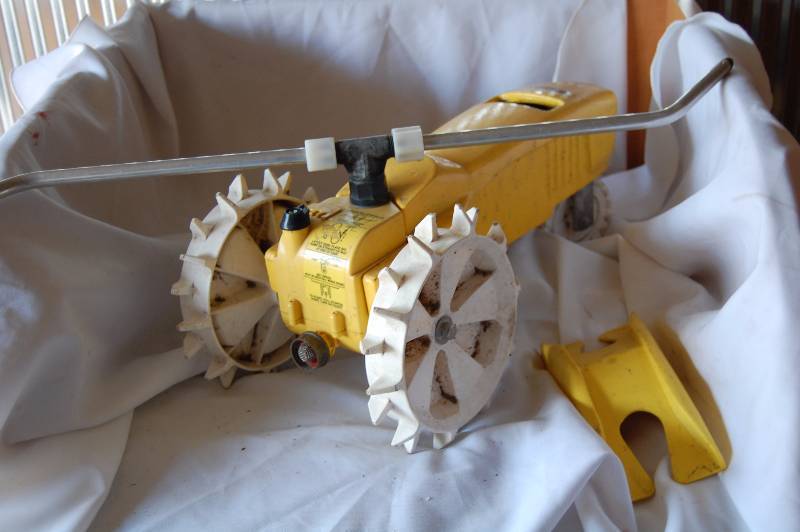 lot 59 image: Nelson Moving Tractor Sprinkler