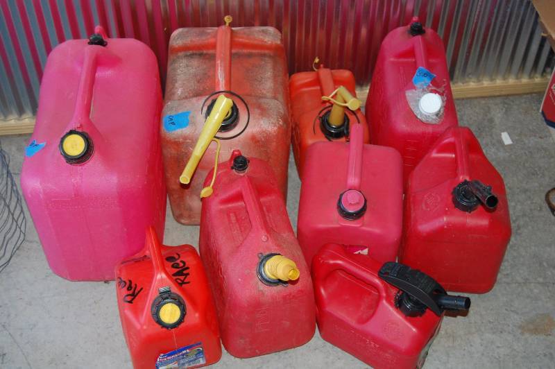 lot 72 image: Assortment of Gas Cans