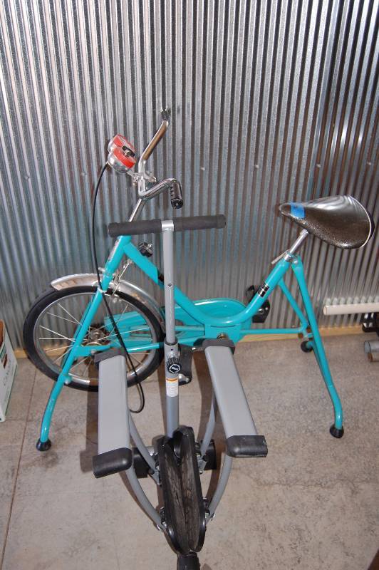 lot 93 image: Stair Stepper and Exercise Bike