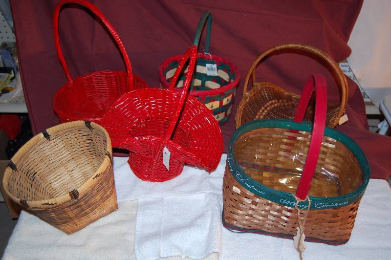 lot 110 image: Baskets