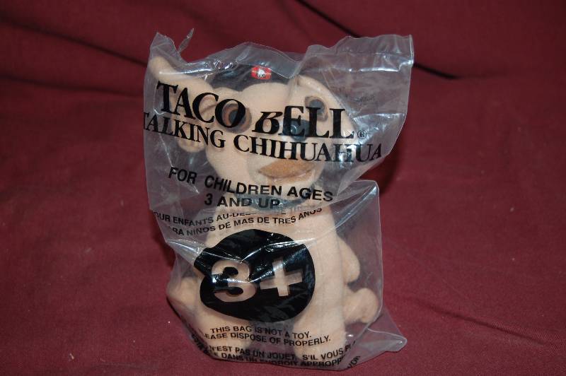 lot 132 image: Taco Bell Talking Chihuahua