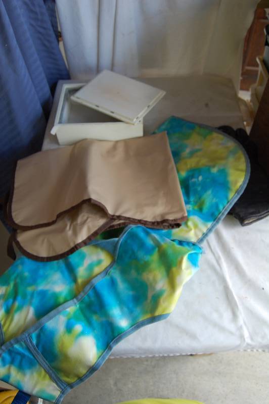 lot 195 image: X-Ray Aprons, Gloves, and Case