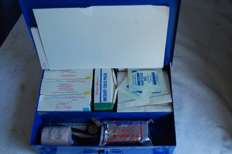 lot 206 image: First Aid Kit