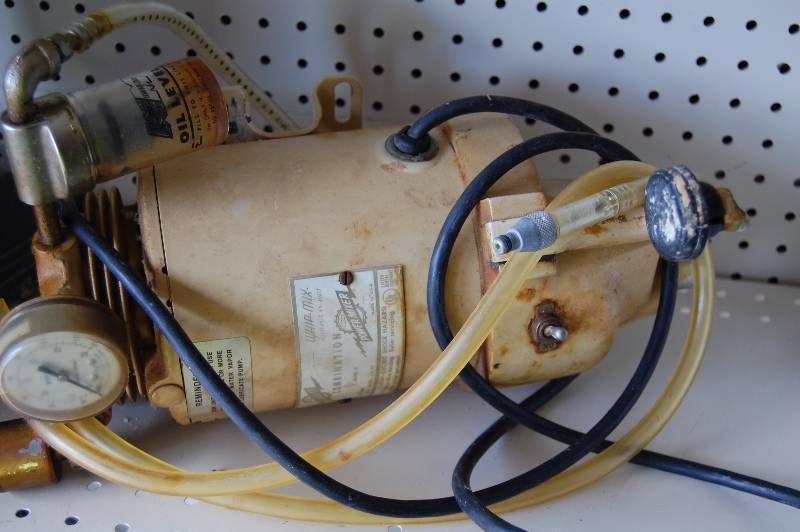 lot 211 image: Dentist Power Mixer
