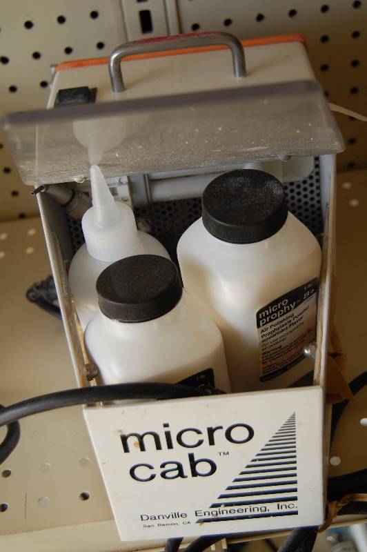 lot 212 image: Micro Cab Dental Equipment
