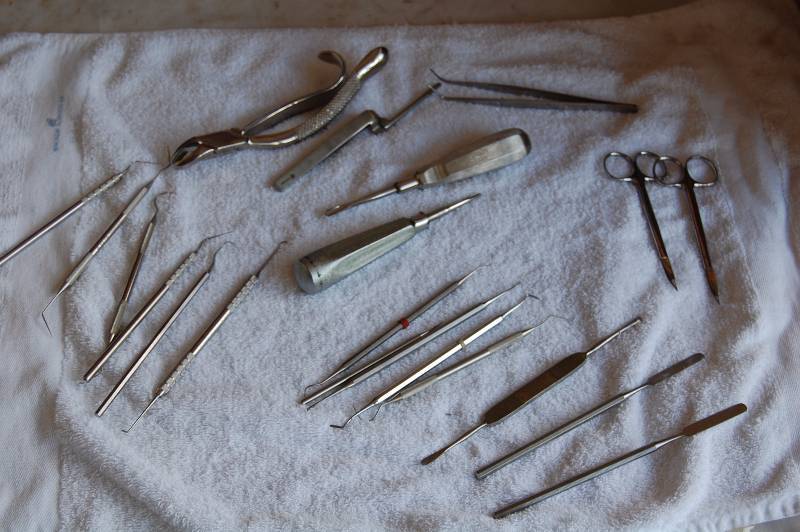 lot 219 image: Steel Dental Tools