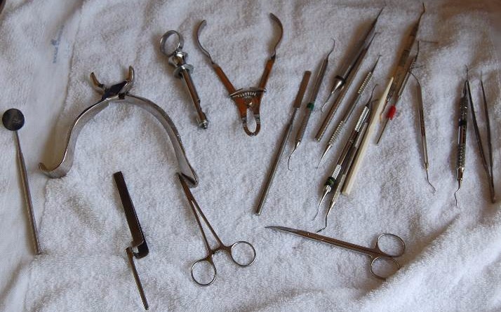 lot 221 image: Steel Dental Tools