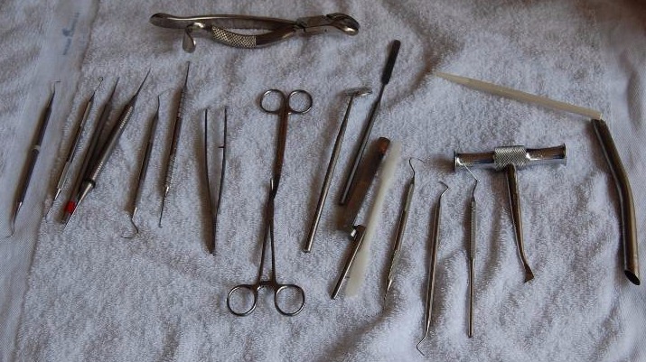 lot 246 image: Steel Dental Tools