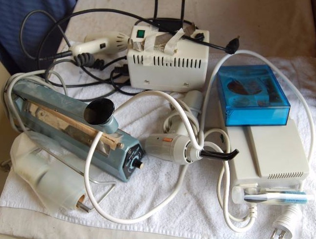 lot 263 image: Two Curing Lights and Impulse Sealer
