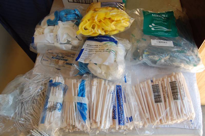 lot 271 image: Saliva Ejectors, Fluoride Trays, and Disposable Mirrors