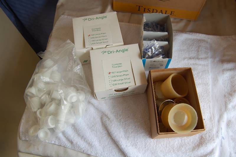 lot 290 image: Disposable Dri-Angle, Dental Tool Tips, and More