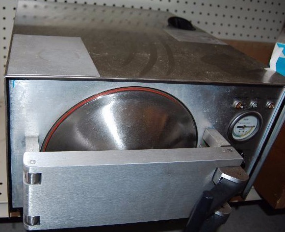 lot 294 image: Sterilizer