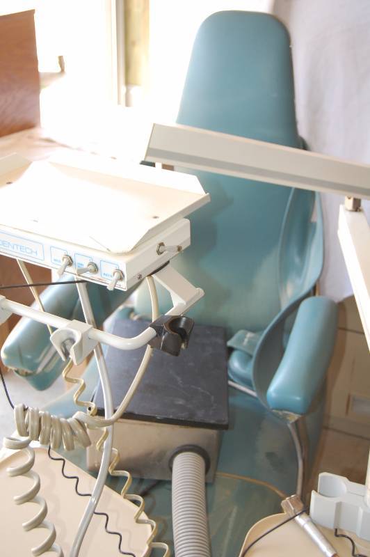 lot 300 image: Dental Exam Chair
