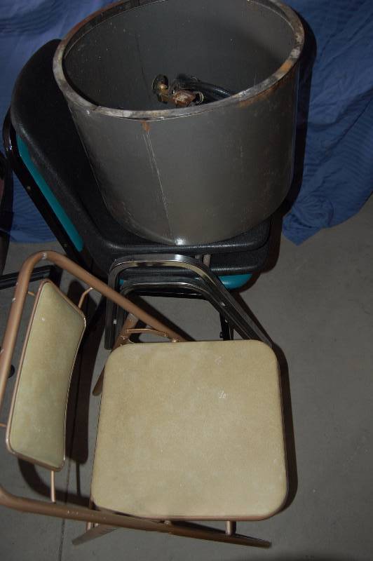 lot 306 image: Waiting Room Chairs and Dental Equipment